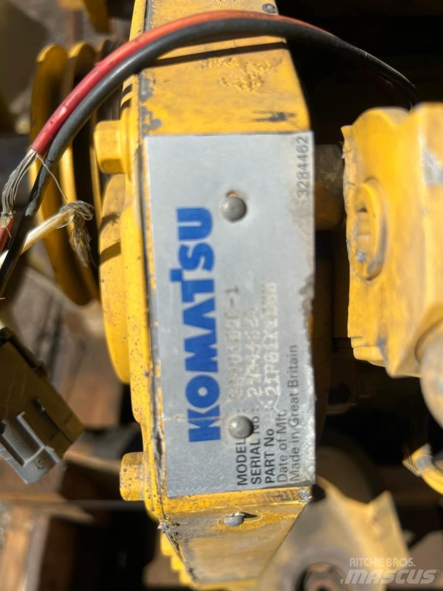 Komatsu  Motorok