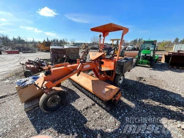 Lay-Mor 8B Traktorok