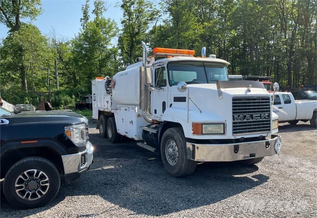 Mack CH613 Tartályos teherautók