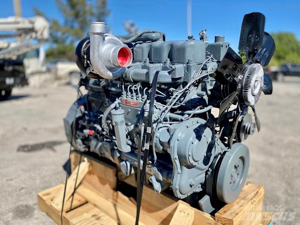 Mack E6 Motorok