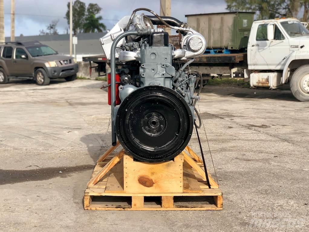 Mack E6 Motorok