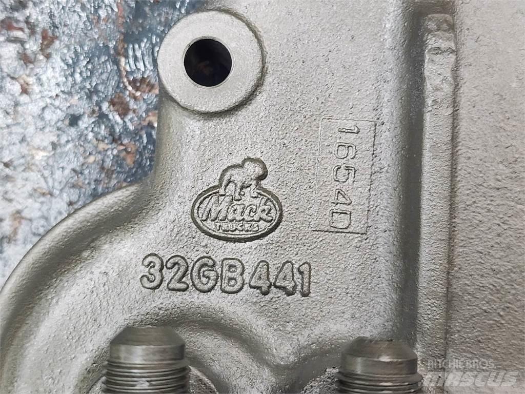 Mack E7 Motorok