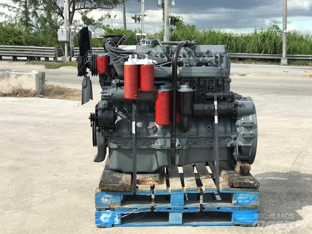 Mack E7 Motorok