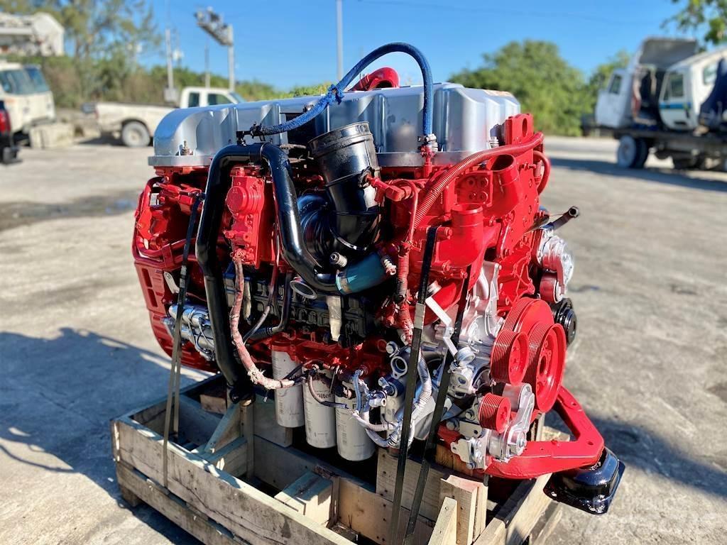 Mack MP7 Motorok