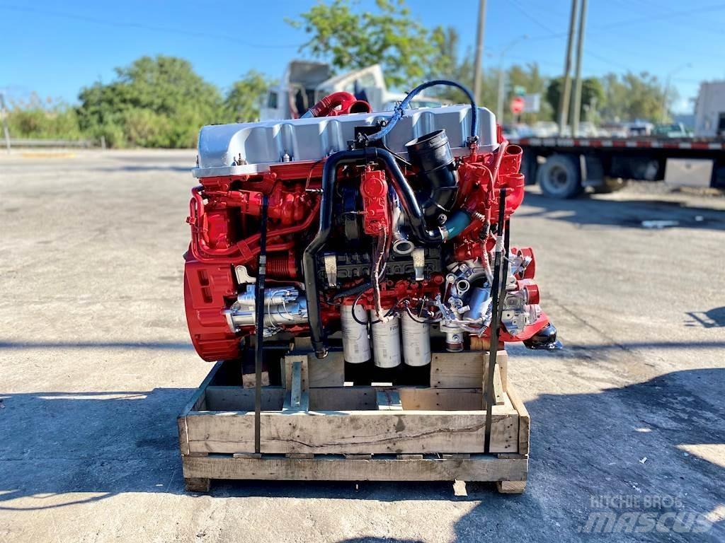 Mack MP7 Motorok