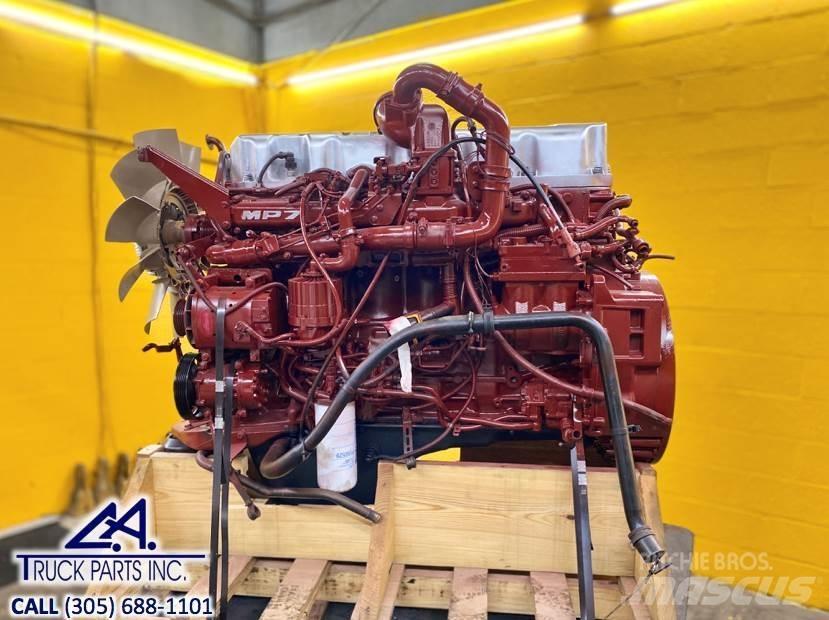 Mack MP7 Motorok
