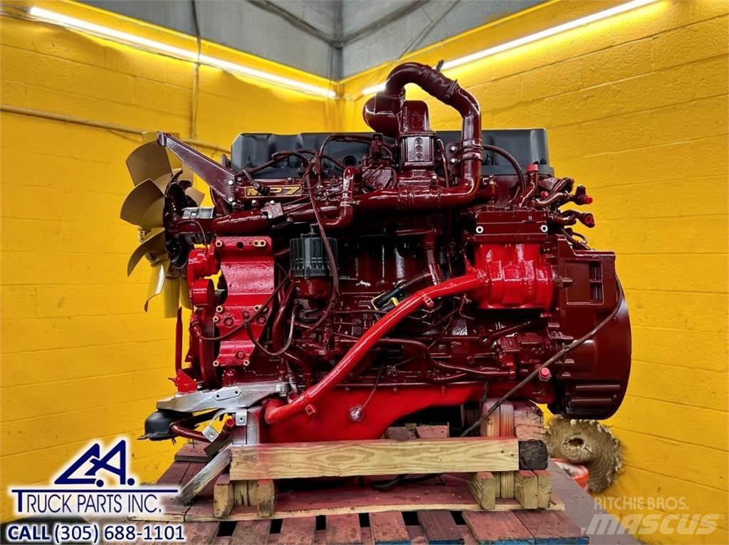 Mack MP7 Motorok