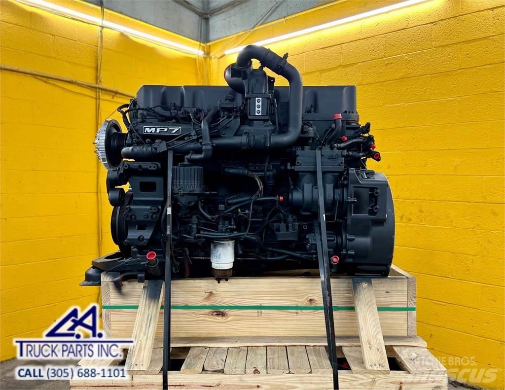 Mack MP7 Motorok