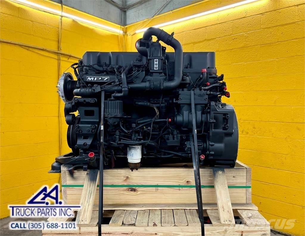 Mack MP7 Motorok