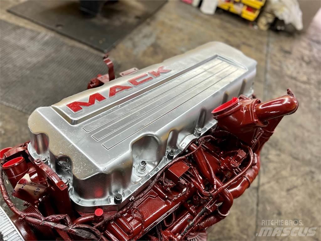 Mack MP7 Motorok