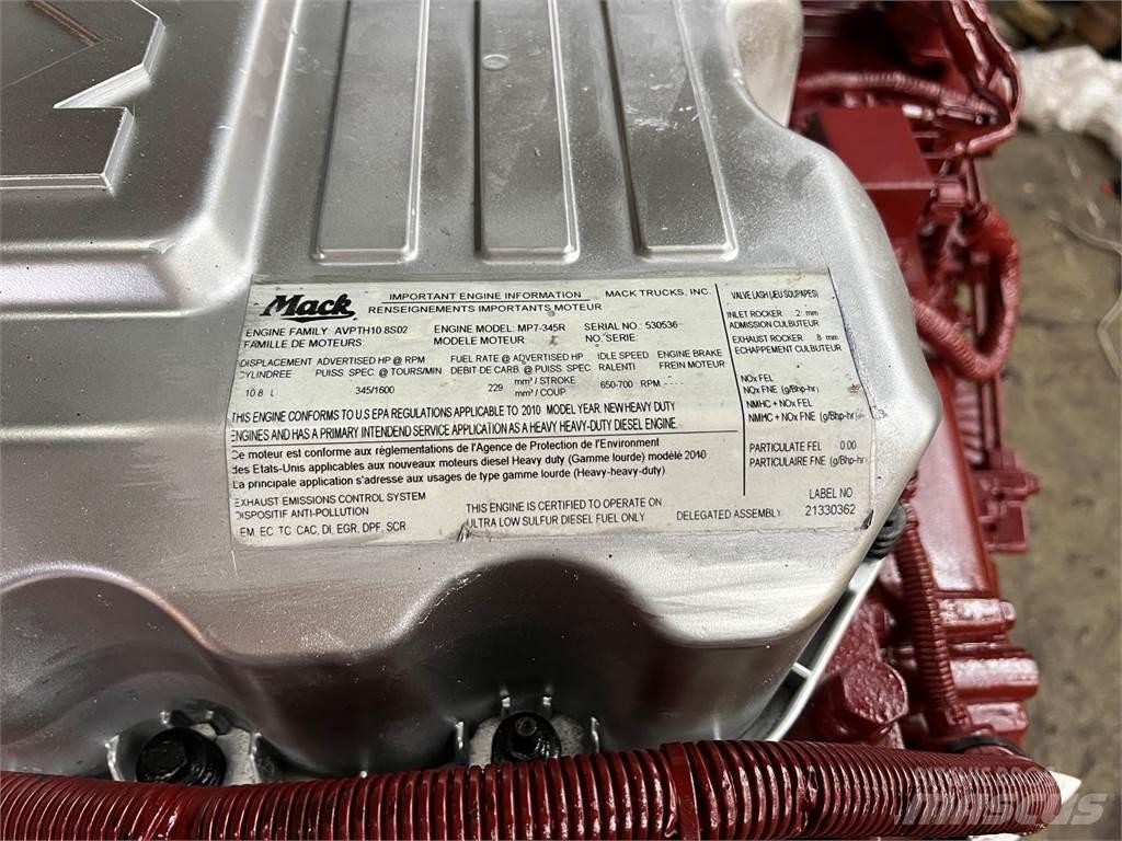 Mack MP7 Motorok