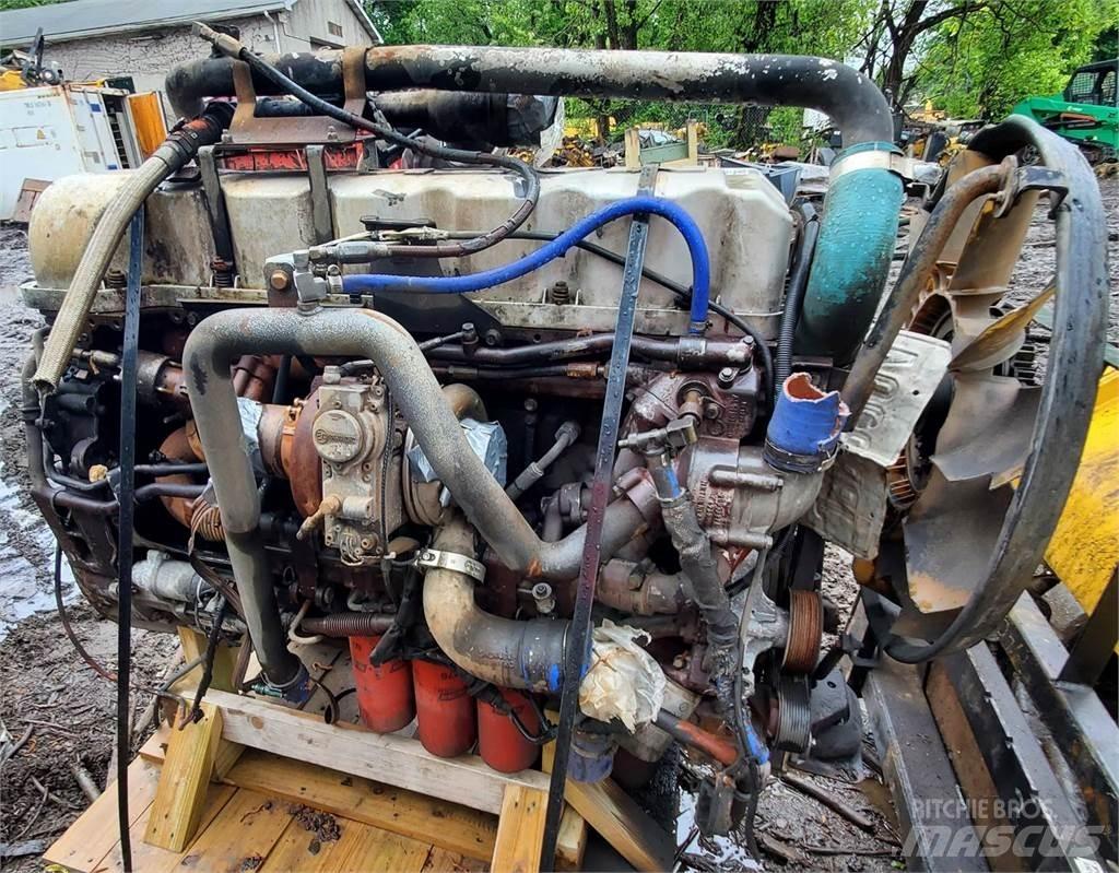 Mack MP7 Motorok