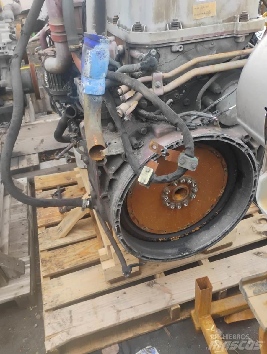 Mack MP7 Motorok