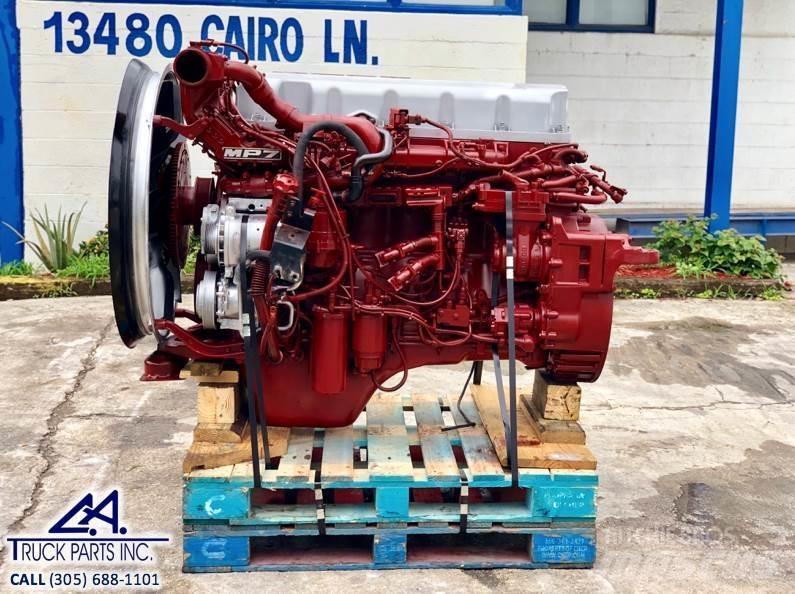 Mack MP7 Motorok