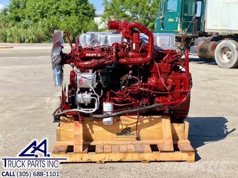 Mack MP7 Motorok