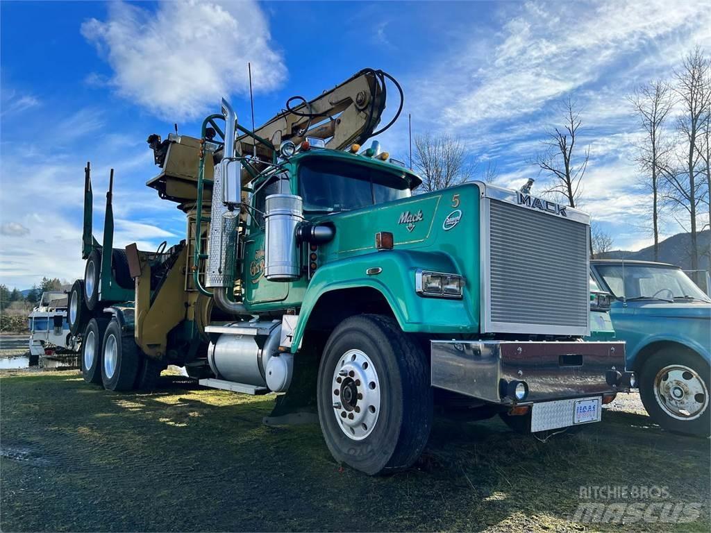 Mack RW700 Rönkszállító teherautók