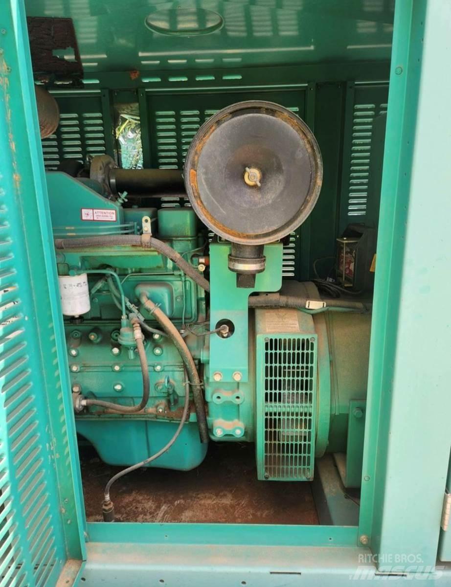 Onan 80 KW Dízel áramfejlesztők