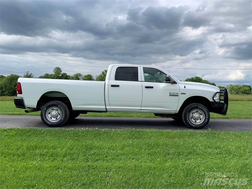 RAM 2500 Kis teherszállító/Platós kocsi
