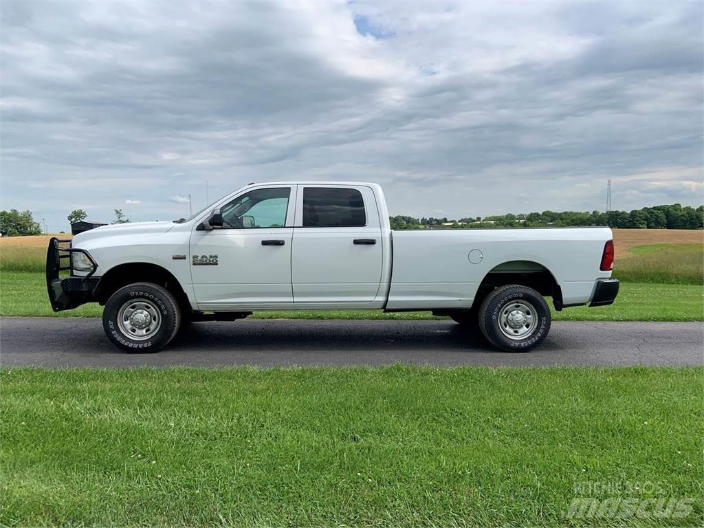RAM 2500 Kis teherszállító/Platós kocsi