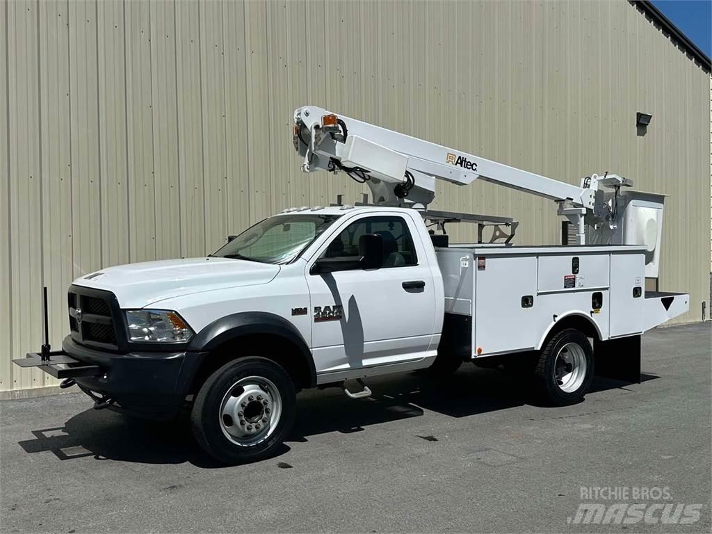RAM 4500 Teherautóra szerelt emelők és állványok