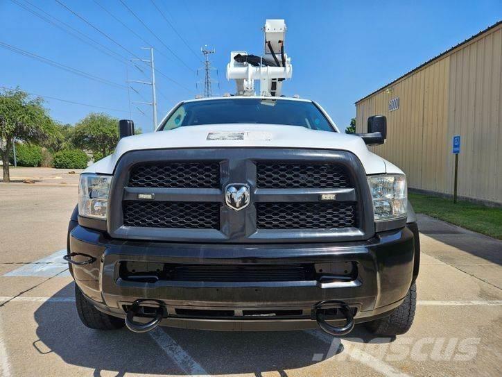 RAM 5500 Teherautóra szerelt emelők és állványok