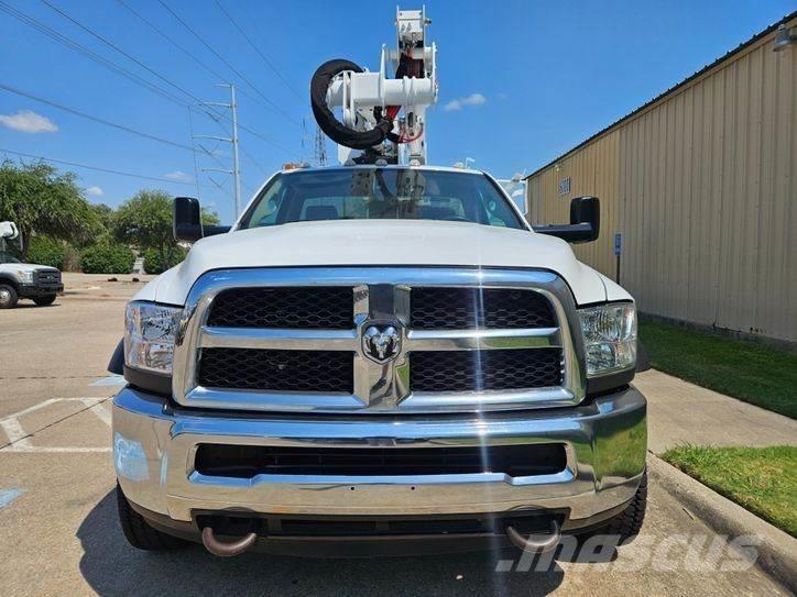 RAM 5500 Teherautóra szerelt emelők és állványok