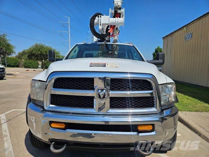 RAM 5500 Teherautóra szerelt emelők és állványok