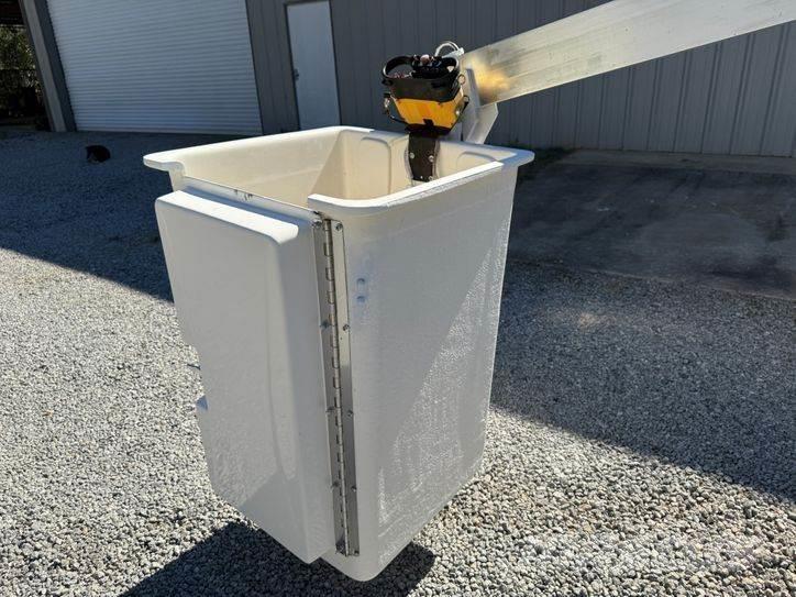 RAM 5500 Teherautóra szerelt emelők és állványok