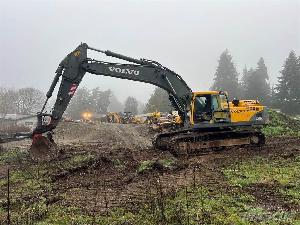 Volvo 460 Lánctalpas kotrók