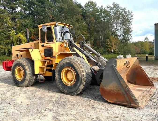 Volvo L120 Gumikerekes homlokrakodók