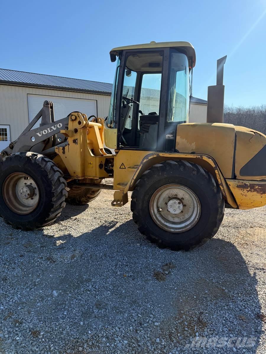 Volvo L45 Gumikerekes homlokrakodók