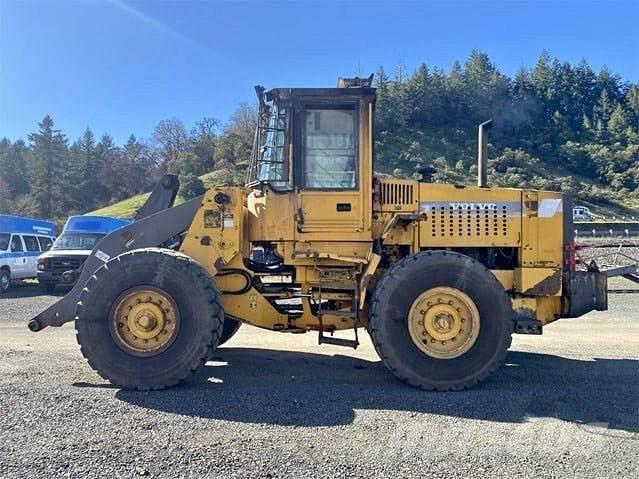 Volvo L90C Gumikerekes homlokrakodók