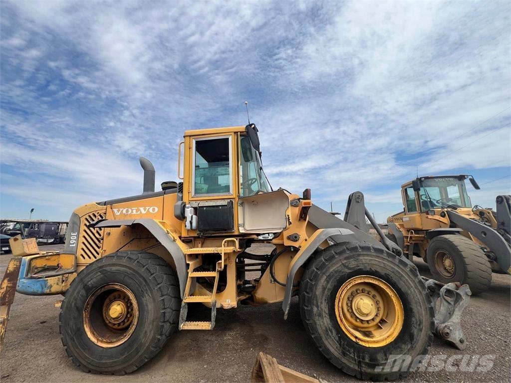 Volvo L90E Gumikerekes homlokrakodók