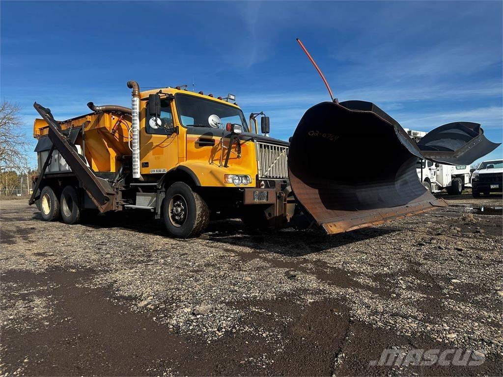 Volvo VHD Hóeltakarítók