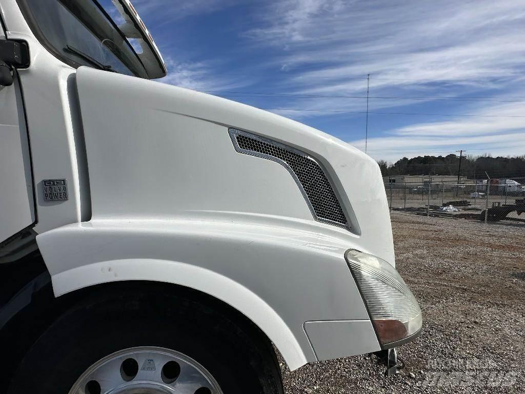 Volvo VNL Haszonjárművek - Egyéb