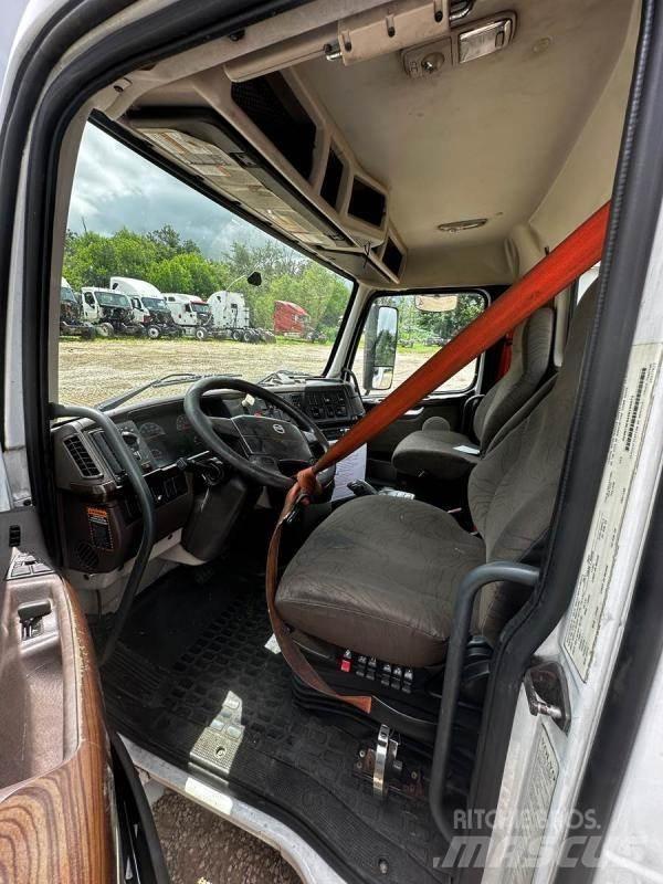 Volvo VNL Haszonjárművek - Egyéb