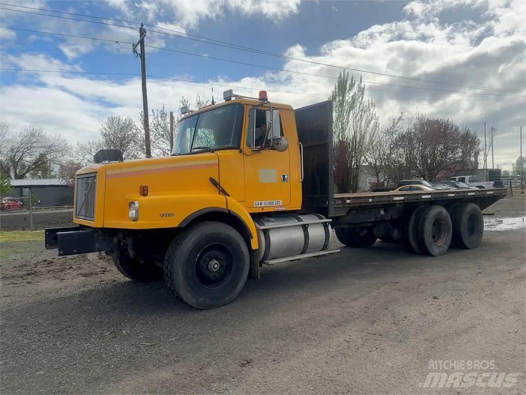 Volvo WG64 Billenő teherautók