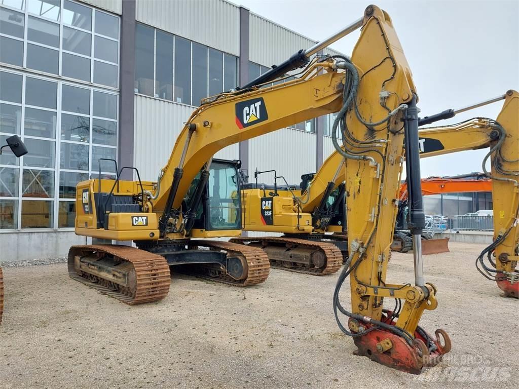 CAT 323 Lánctalpas kotrók