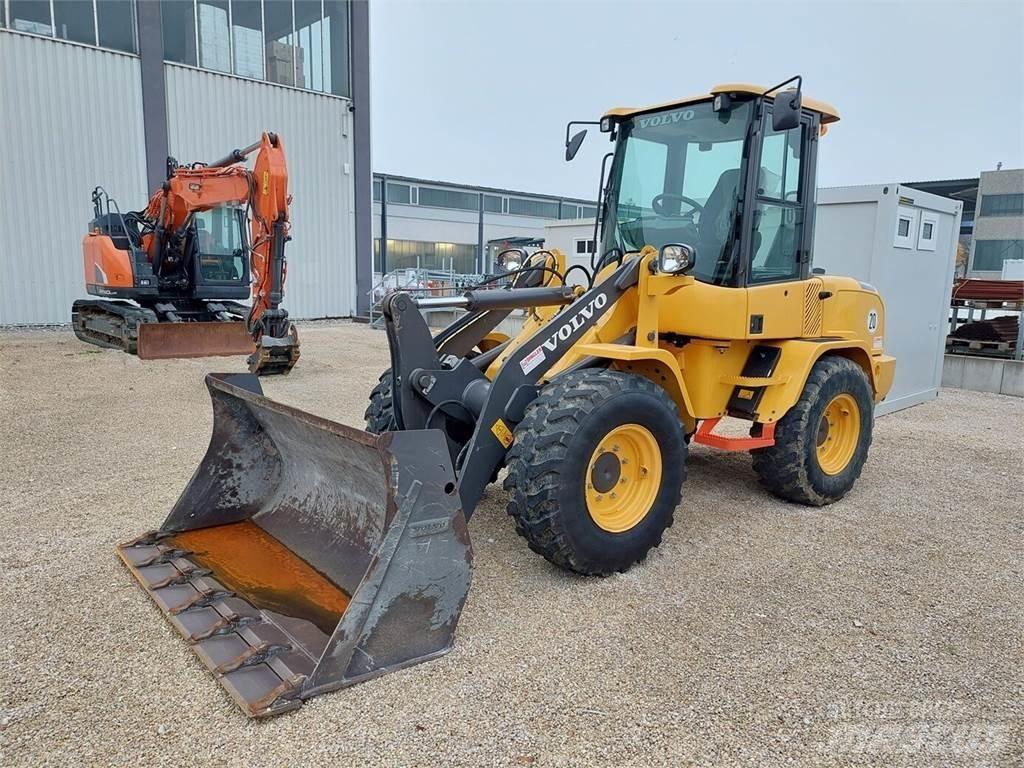 Volvo L30G Gumikerekes homlokrakodók