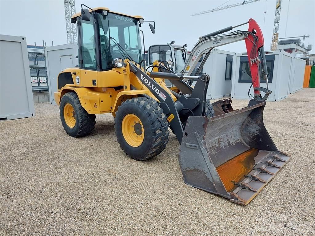 Volvo L30G Gumikerekes homlokrakodók