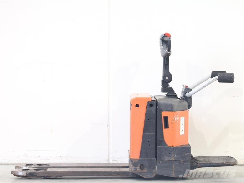 BT LPE200/8 Gyalogkíséretű targonca