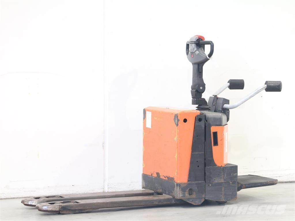 BT LPE200/8 Gyalogkíséretű targonca