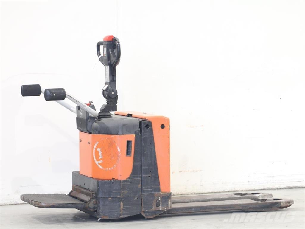BT LPE200/8 Gyalogkíséretű targonca