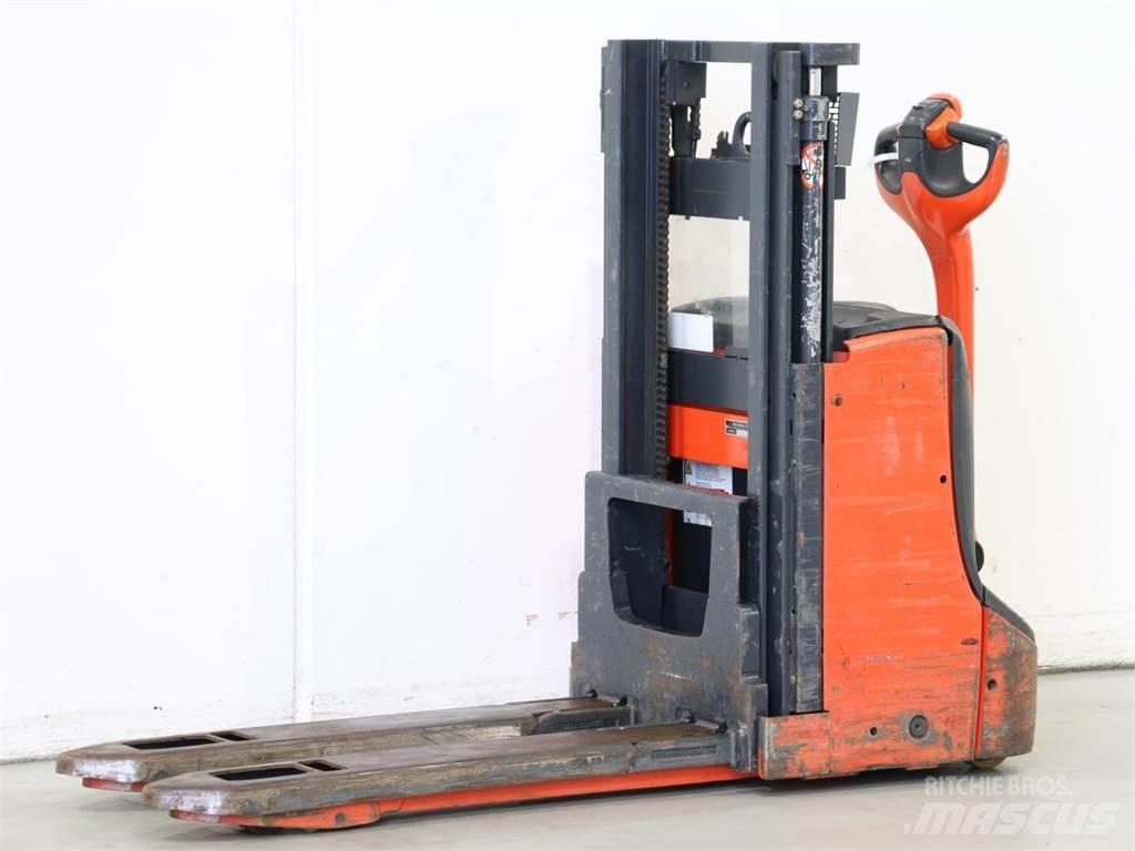 Linde D06/1160 Gyalogkíséretű targonca