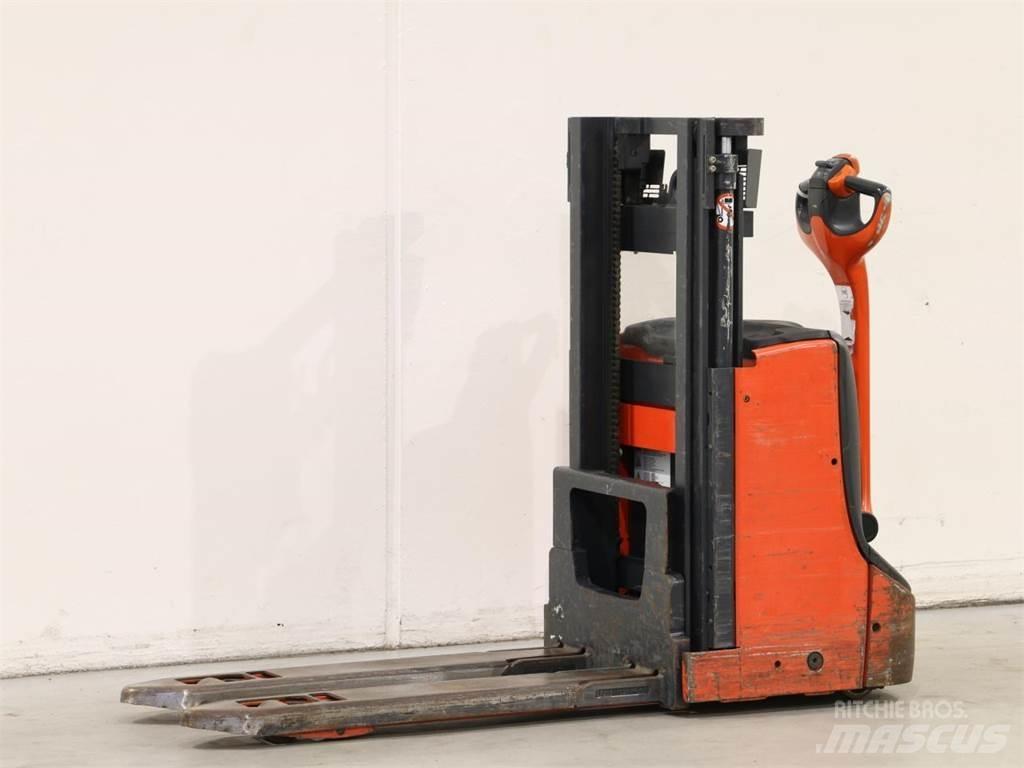 Linde D06/1160 Gyalogkíséretű targonca