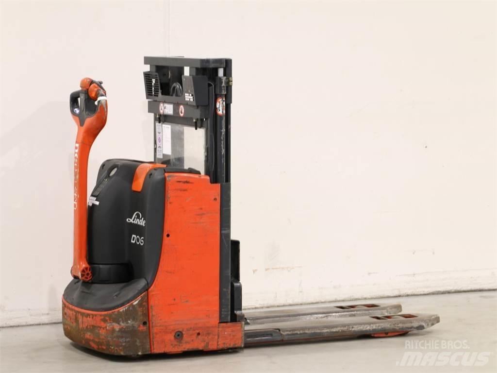 Linde D06/1160 Gyalogkíséretű targonca