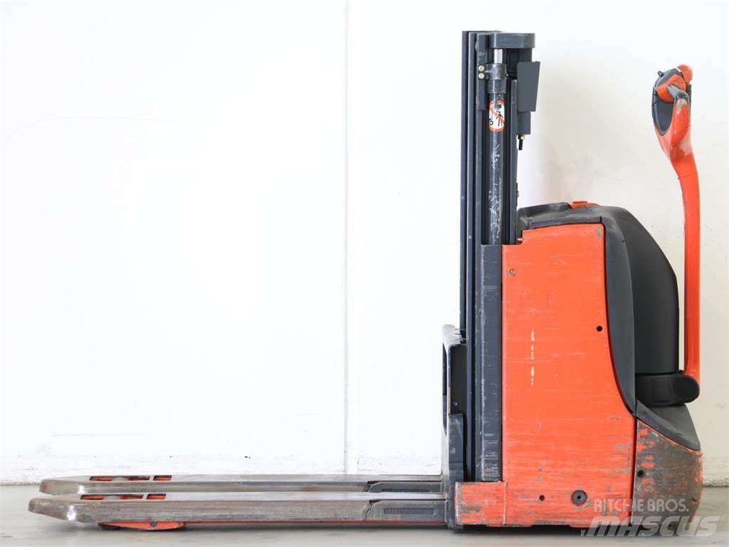 Linde D06/1160 Gyalogkíséretű targonca
