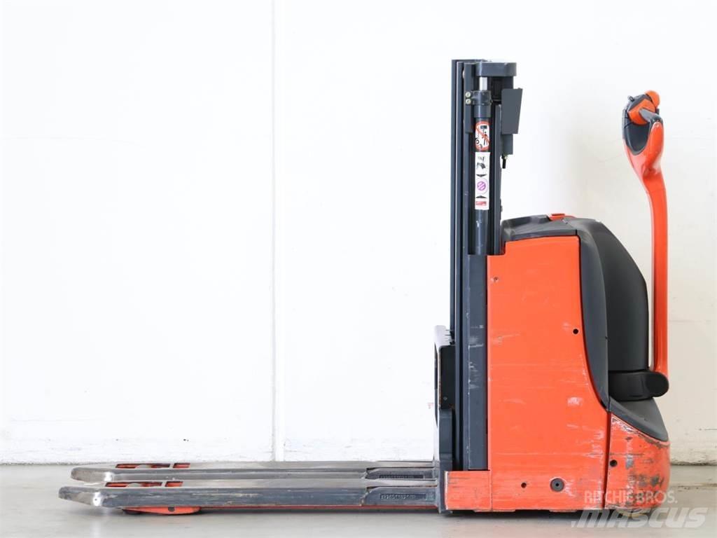 Linde D06/1160-00 Gyalogkíséretű targonca