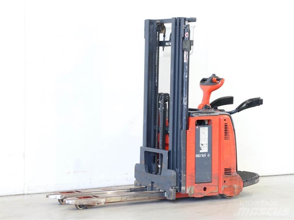 Linde D12AP/133 Gyalogkíséretű targonca