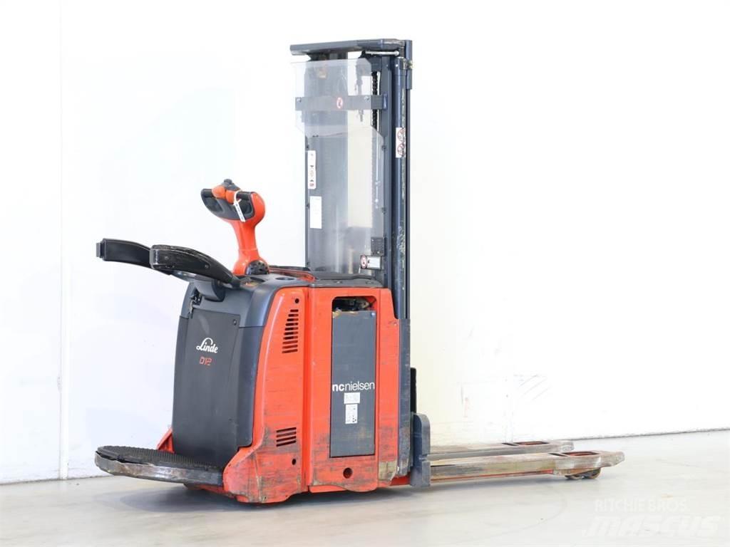 Linde D12AP/133 Gyalogkíséretű targonca